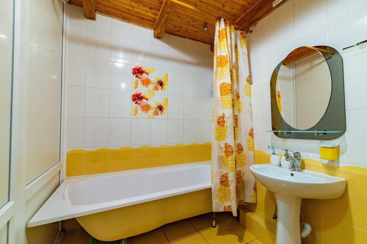 Хостел Галіція Kolomyja Exterior foto